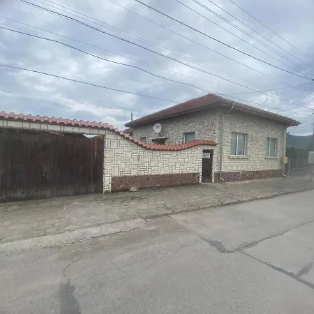 Σπίτι διακοπών драгомиров *